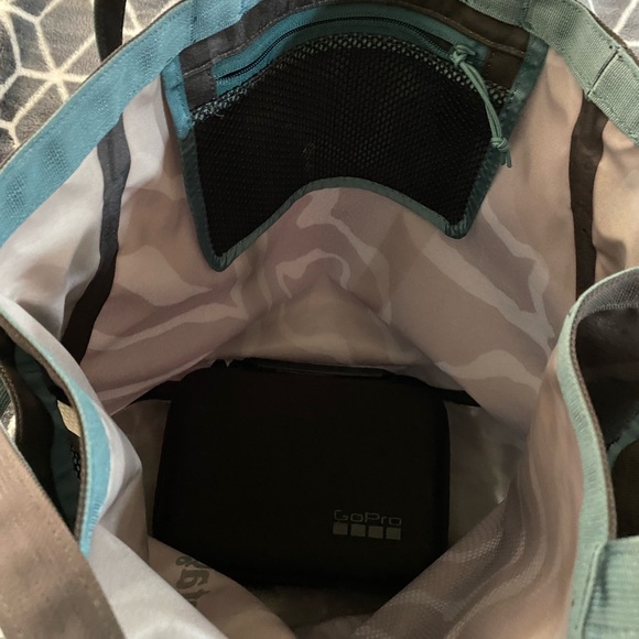 Selling my Patagonia 3 set waterproof sold together!! Great for traveling. - Picture 14 of 14